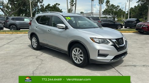 Used 2018 Nissan Rogue SV image 1