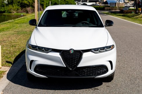 New 2025 Alfa Romeo Tonale w/ Premium Package image 8