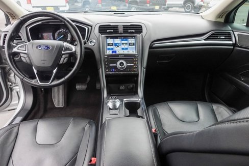 Used 2019 Ford Fusion Energi Titanium image 3