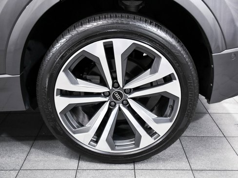 Used 2021 Audi Q8 Premium Plus w/ Premium Plus Package image 8
