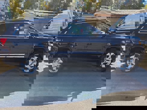 Used 2013 Jeep Grand Cherokee Laredo image 3