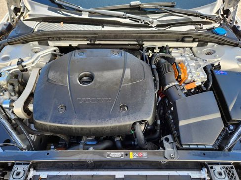 Certified 2024 Volvo S60 T8 Core w/ Climate Package image 20