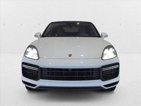 Used 2023 Porsche Cayenne Turbo image 4
