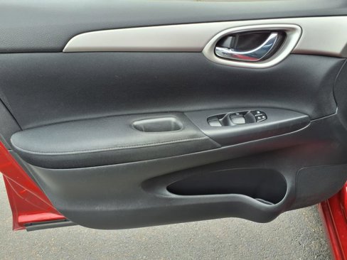 Used 2015 Nissan Sentra SV image 21