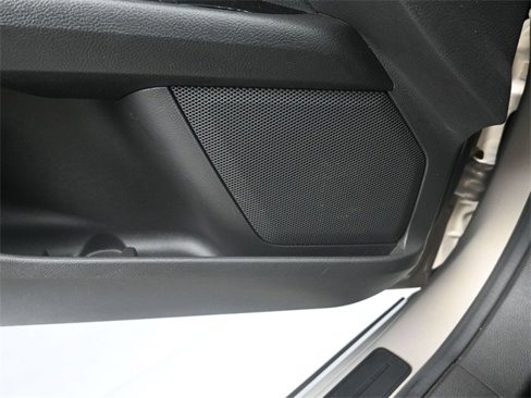 Used 2015 Ford Fusion SE w/ Equipment Group 201A image 16