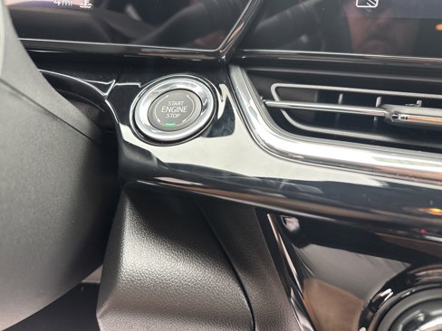 New 2025 Chevrolet Trax RS w/ Sunroof Package image 25