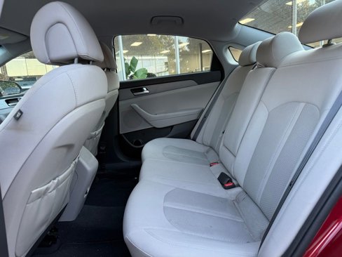 Used 2015 Hyundai Sonata SE image 7