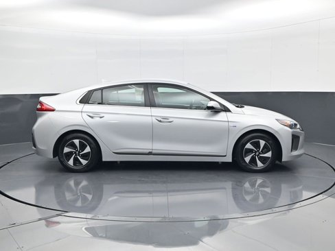 Used 2019 Hyundai Ioniq SEL image 4