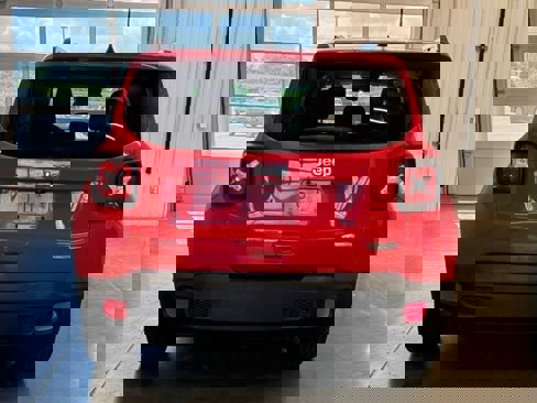 Used 2018 Jeep Renegade Latitude image 35