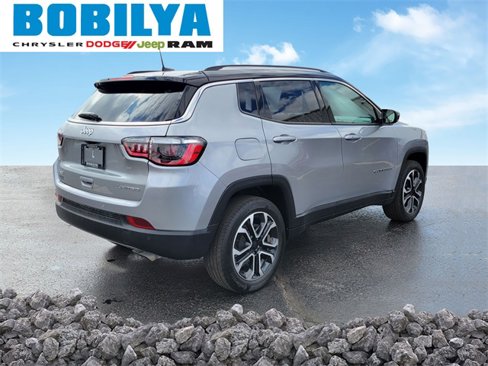Used 2022 Jeep Compass Limited image 3