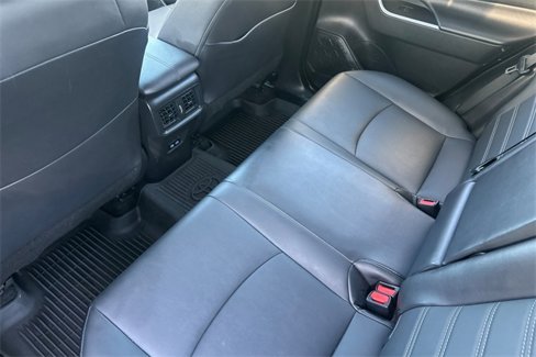 Used 2022 Toyota RAV4 XLE Premium image 12