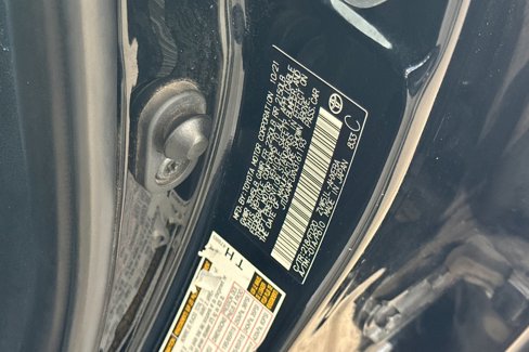 Used 2022 Toyota Prius L Eco image 24