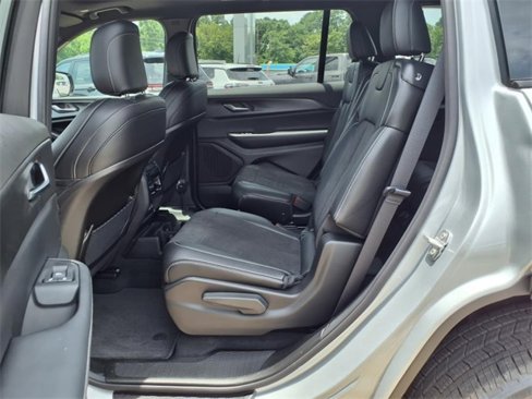 New 2025 Jeep Grand Cherokee L Altitude image 15