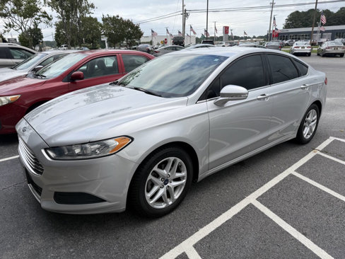 Used 2014 Ford Fusion SE image 1