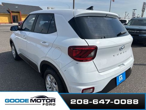 Used 2022 Hyundai Venue SE image 17