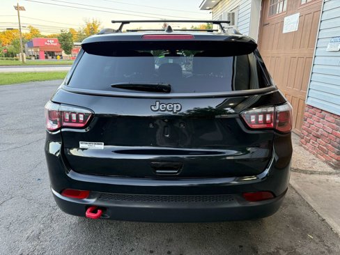 Used 2018 Jeep Compass Trailhawk image 4