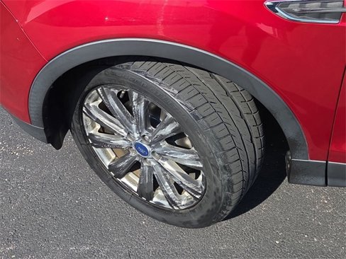 Used 2017 Ford Escape Titanium image 32