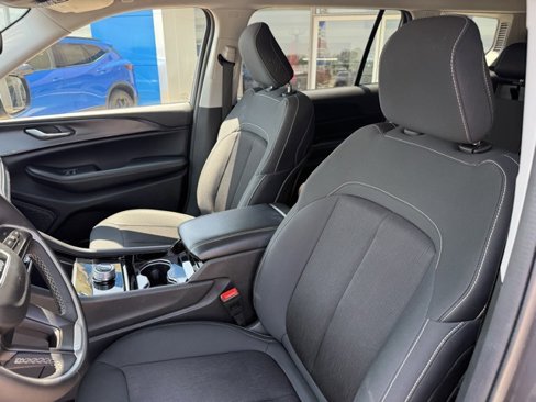 Used 2023 Jeep Grand Cherokee L Laredo image 17