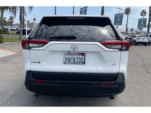 Used 2022 Toyota RAV4 LE image 4