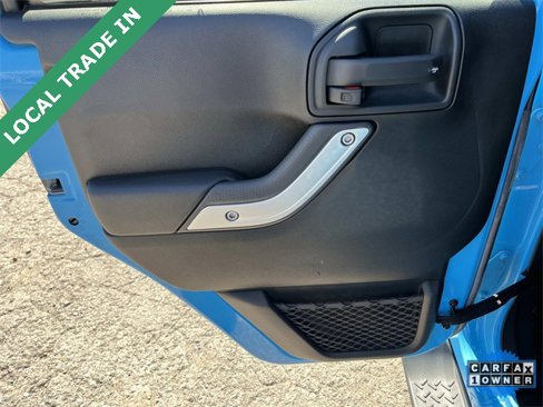 Used 2017 Jeep Wrangler Unlimited Sahara w/ Max Tow Package image 17