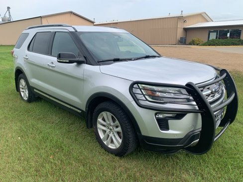 Used 2018 Ford Explorer XLT w/ Equipment Group 201A image 1