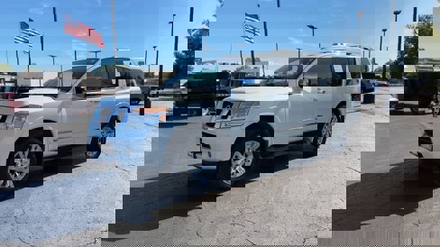 Used 2015 Nissan Armada Platinum w/ 2nd Row Captain Seat Package image 4