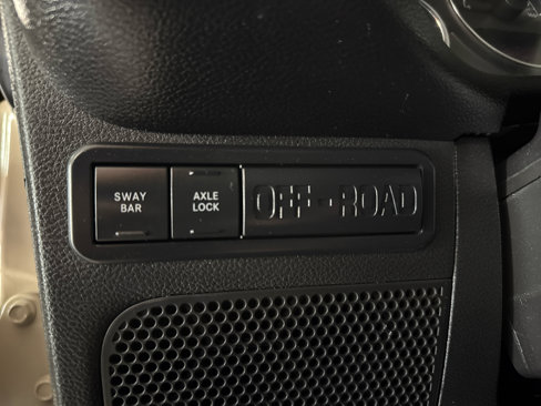 Used 2016 Jeep Wrangler Rubicon w/ Power Convenience Group image 51