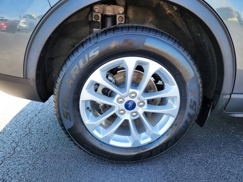Used 2020 Ford Escape SE image 41