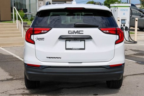 Used 2020 GMC Terrain SLT w/ Preferred Package image 4