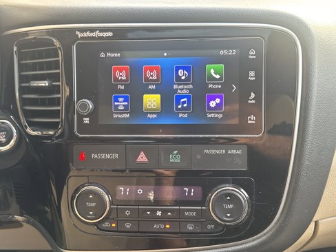 Used 2018 Mitsubishi Outlander SEL image 18