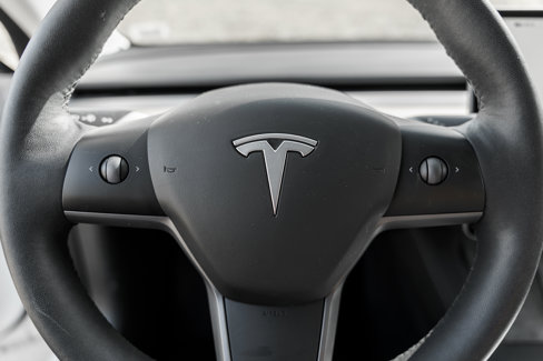 Used 2023 Tesla Model 3 Standard Range image 14