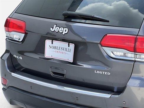 Used 2017 Jeep Grand Cherokee Limited image 10