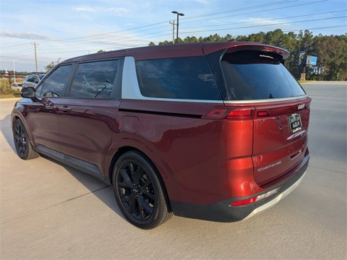 Used 2022 Kia Carnival LX image 5