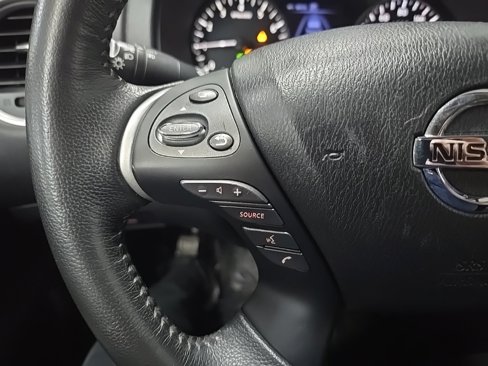 Used 2020 Nissan Pathfinder SV image 20