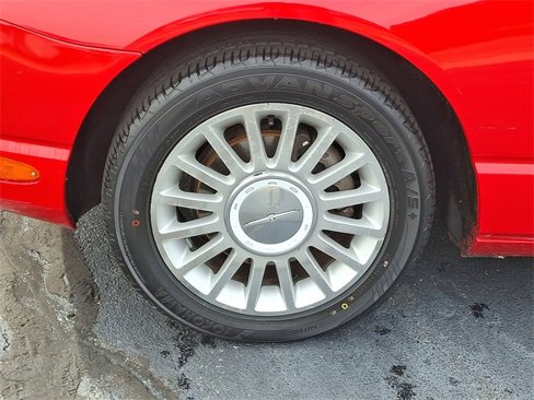 Used 2005 Ford Thunderbird image 12