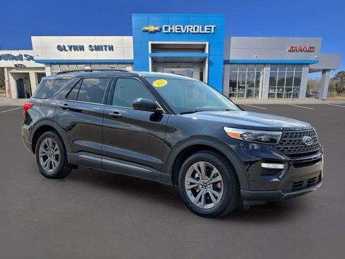 Used 2022 Ford Explorer XLT w/ Equipment Group 202A image 5