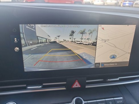 Used 2024 Hyundai Elantra SEL image 18