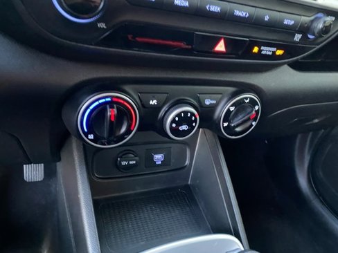 Used 2021 Hyundai Venue SE image 22