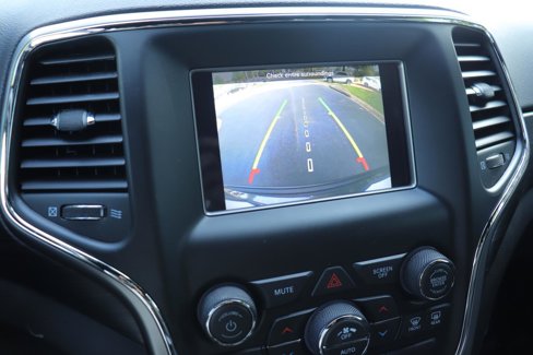 Used 2021 Jeep Grand Cherokee Laredo image 32