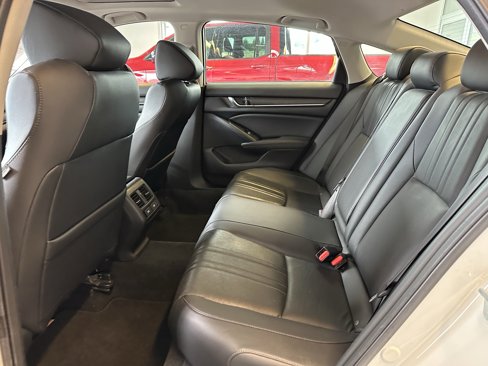 Used 2021 Honda Accord EX-L image 10