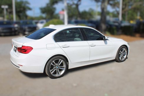 Used 2018 BMW 330i xDrive Sedan w/ Premium Package image 6