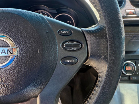 Used 2012 Nissan Altima 3.5 SR w/ 3.5SR Premium Pkg image 18