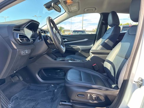 Used 2022 Chevrolet Bolt EUV LT w/ Convenience Package image 14
