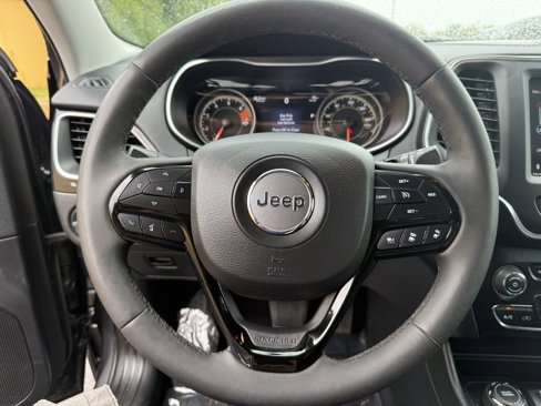 Used 2023 Jeep Cherokee Altitude Lux image 13