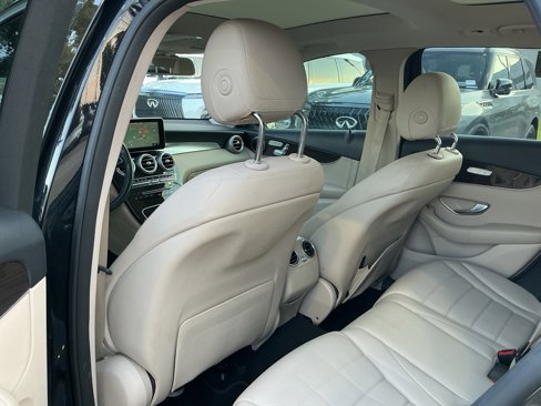 Used 2016 Mercedes-Benz GLC 300 4MATIC image 28