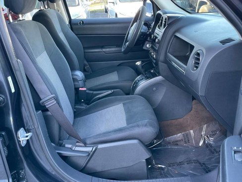 Used 2014 Jeep Patriot Latitude image 10