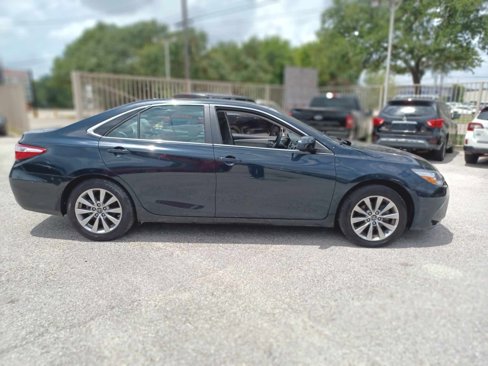 Used 2017 Toyota Camry XLE image 4