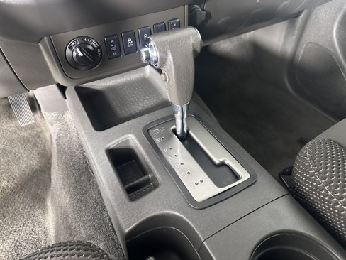 Used 2015 Nissan Frontier PRO-4X image 21