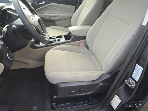Used 2017 Ford Escape SE image 17