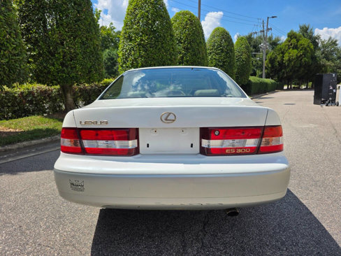 Used 2001 Lexus ES 330 image 4